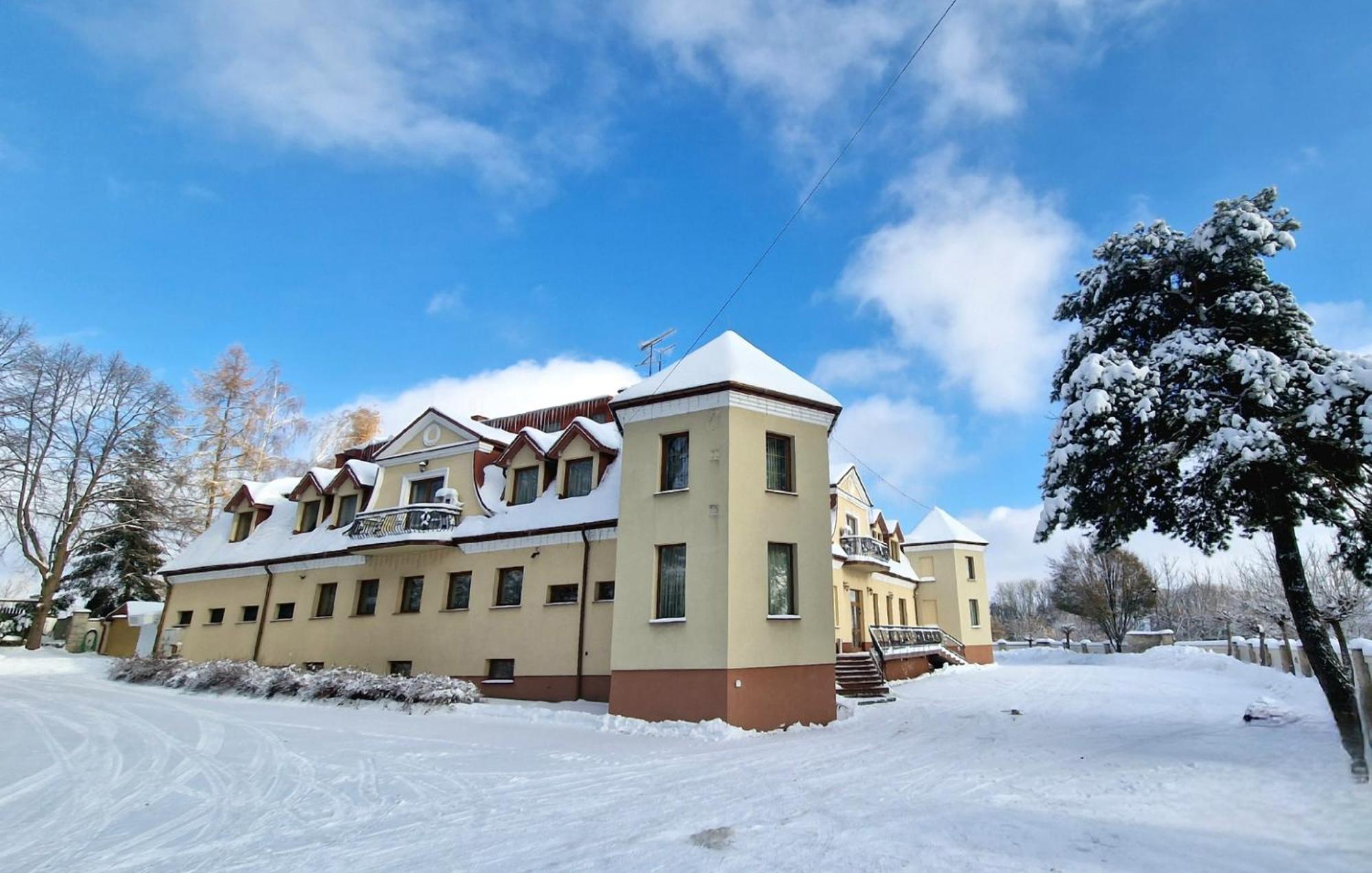 Hotel Palacowa Narol Exterior photo